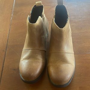 Sorel caramel color woman’s boot size 7.5 never worn